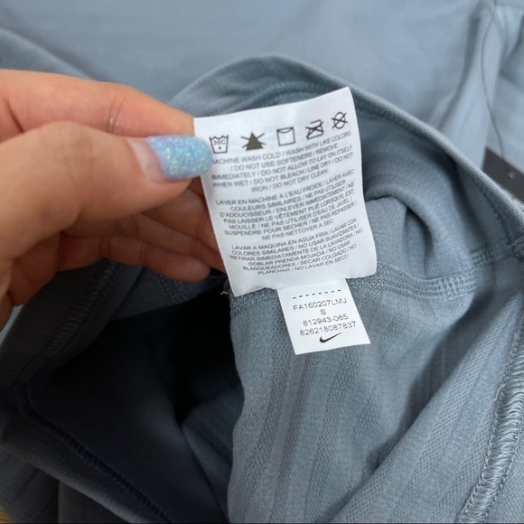 Lot of 2 Nike BOYS Dri-FIt Pro Warm Long Sleeve Shirts - Picture 4 of 7